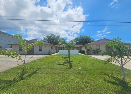 120 Sw Trafalgar Parkway - Photo 1