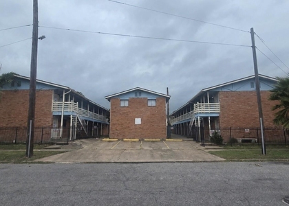 911 Avenue K - Photo 1