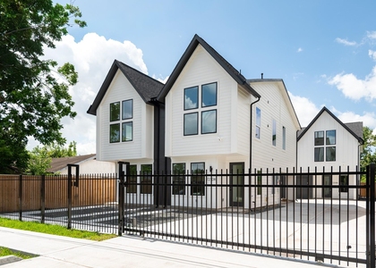 7210 Weyburn Street - Photo 1