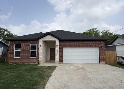 504 Center Street - Photo 1