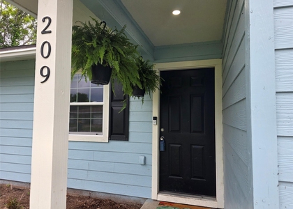 209 Franlee Street - Photo 1