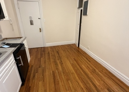 West 45 Street - Photo 1