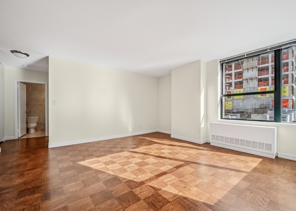 West 13 Street - Photo 1