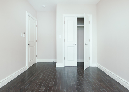 439 Knickerbocker Ave - Photo 1