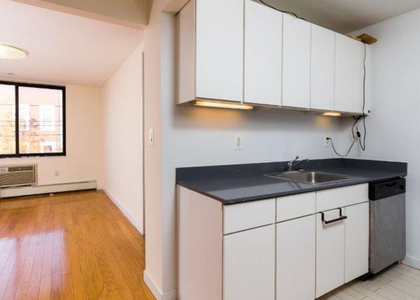 924 Metropolitan Ave - Photo 1