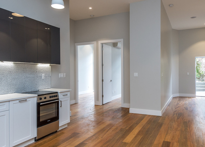 228 Kingsland Ave - Photo 1
