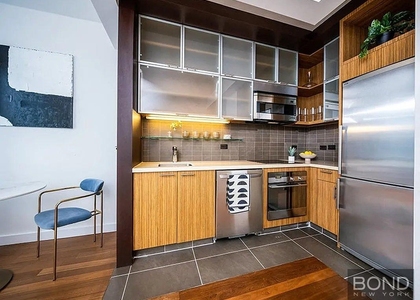 West 42nd Street - Photo 1