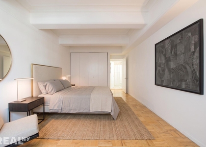 101 W 55th St - Photo 1
