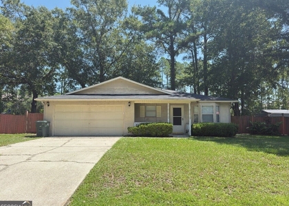 137 Royal Circle - Photo 1