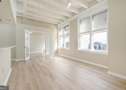 32 Peachtree Street - Photo 1