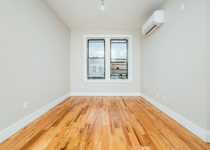 566 Maple St - Photo 1