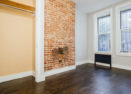 296 Harman St - Photo 1