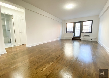 East 69 Street - Photo 1