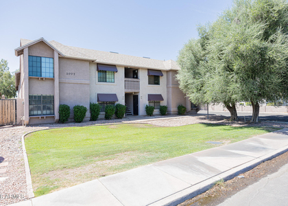 1077 W 1st Street - Photo 1