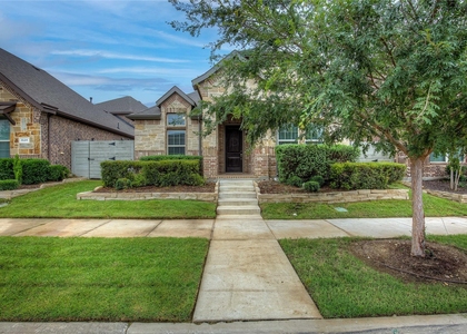 820 10th Street - Photo 1