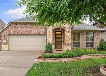 2204 Saratoga Drive - Photo 1