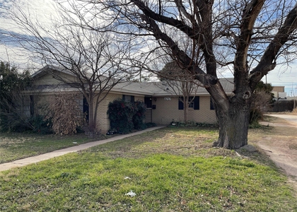 2717 S 41st Street - Photo 1