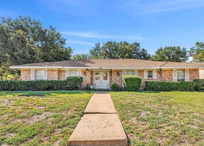 1400 Moss Rose Circle - Photo 1