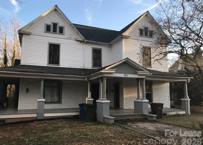 610 Davie Avenue - Photo 1