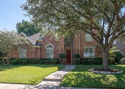 220 Redwood Drive - Photo 1
