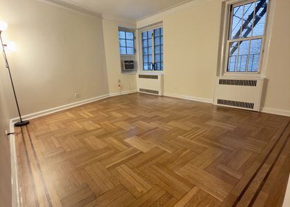 Jane Street - Photo 1