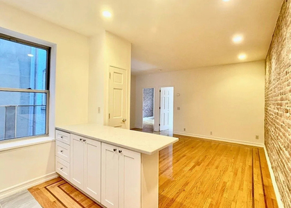 West 10th Street - Photo 1