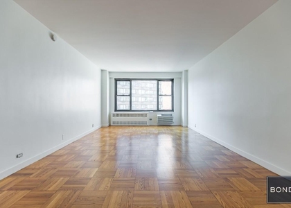 Fourth Avenue - Photo 1
