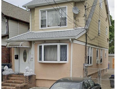 91-15 82nd Street - Photo 1