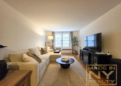 327 W 30th Street - Photo 1