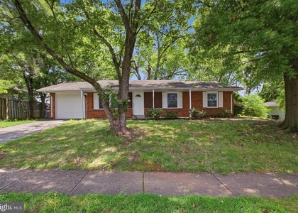 1402 N Amelia Street - Photo 1