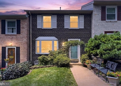 4720 Exeter Street - Photo 1
