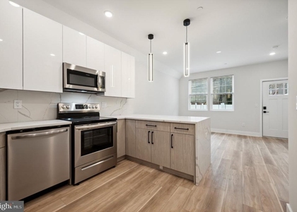610 N Union Street - Photo 1