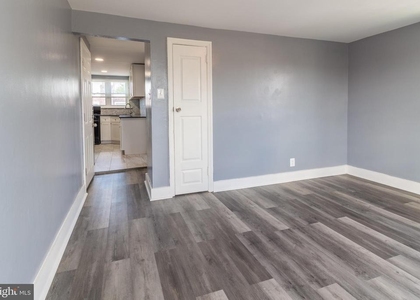 600 E Carver Street - Photo 1