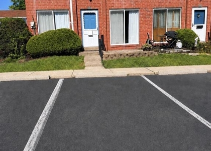 114 Lexington Court - Photo 1