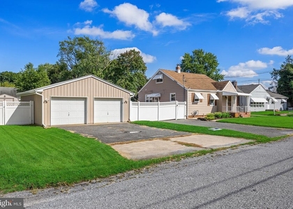 505 Hazel Avenue - Photo 1