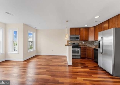 911 Kennedy Street Nw - Photo 1