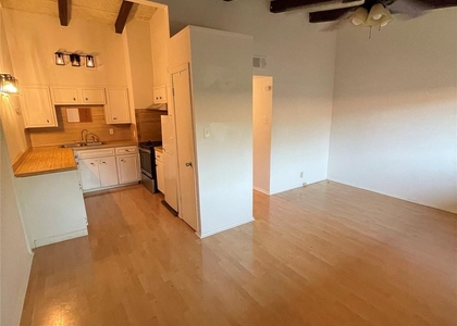 2404 Longview St - Photo 1
