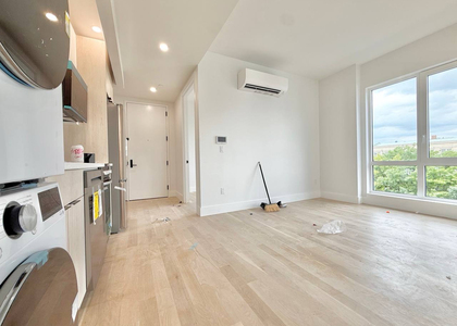 192 Graham Avenue - Photo 1