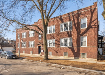 3008 W Cullom Avenue - Photo 1