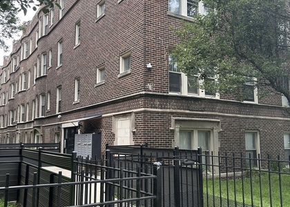 4400 S Drexel Boulevard - Photo 1