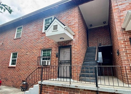 1048 Washington Street - Photo 1