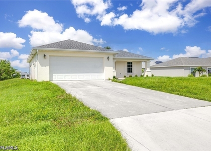 915 Ne 10th Lane - Photo 1