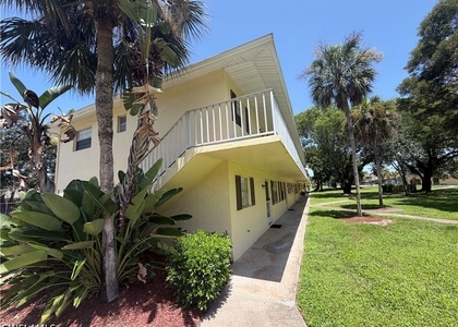 3325 Airport Road N - Photo 1