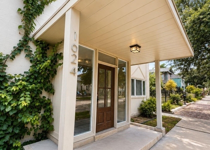 1624 Sealy - Photo 1