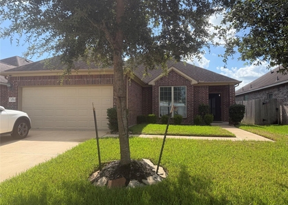3539 Christopher Dr - Photo 1