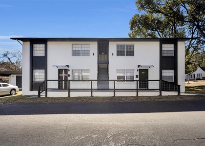 139 Se 13th Avenue - Photo 1