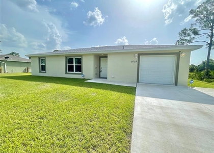 5029 W Hummingbird Drive - Photo 1