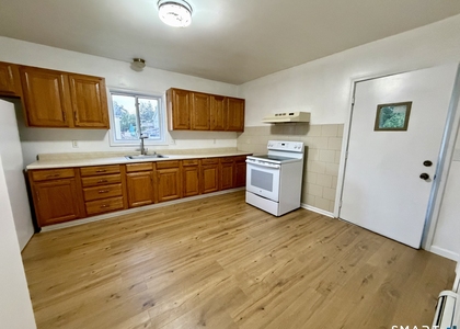 40 Lincoln Avenue - Photo 1