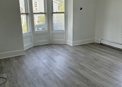 28 Comstock Street - Photo 1