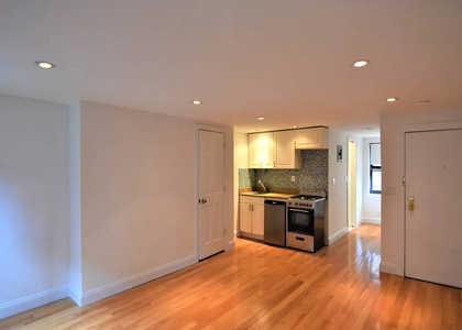 West 8th St and 6th Ave  - Photo 1